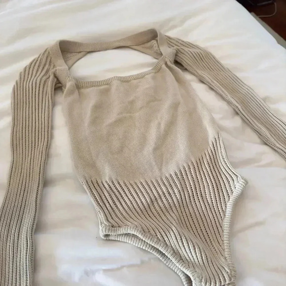 Ruve Espel Beige Knit Bodysuit Size Small - Picture 4 of 7
